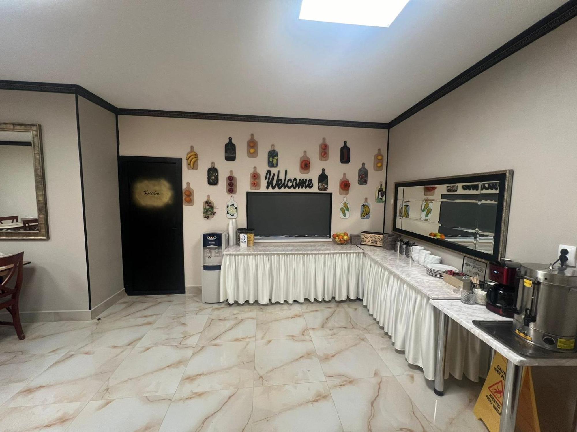 בוקרשט Hotel Reina מראה חיצוני תמונה