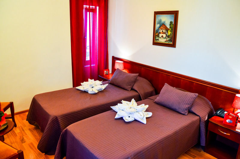 בוקרשט Hotel Reina מראה חיצוני תמונה