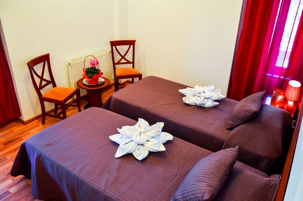 בוקרשט Hotel Reina מראה חיצוני תמונה